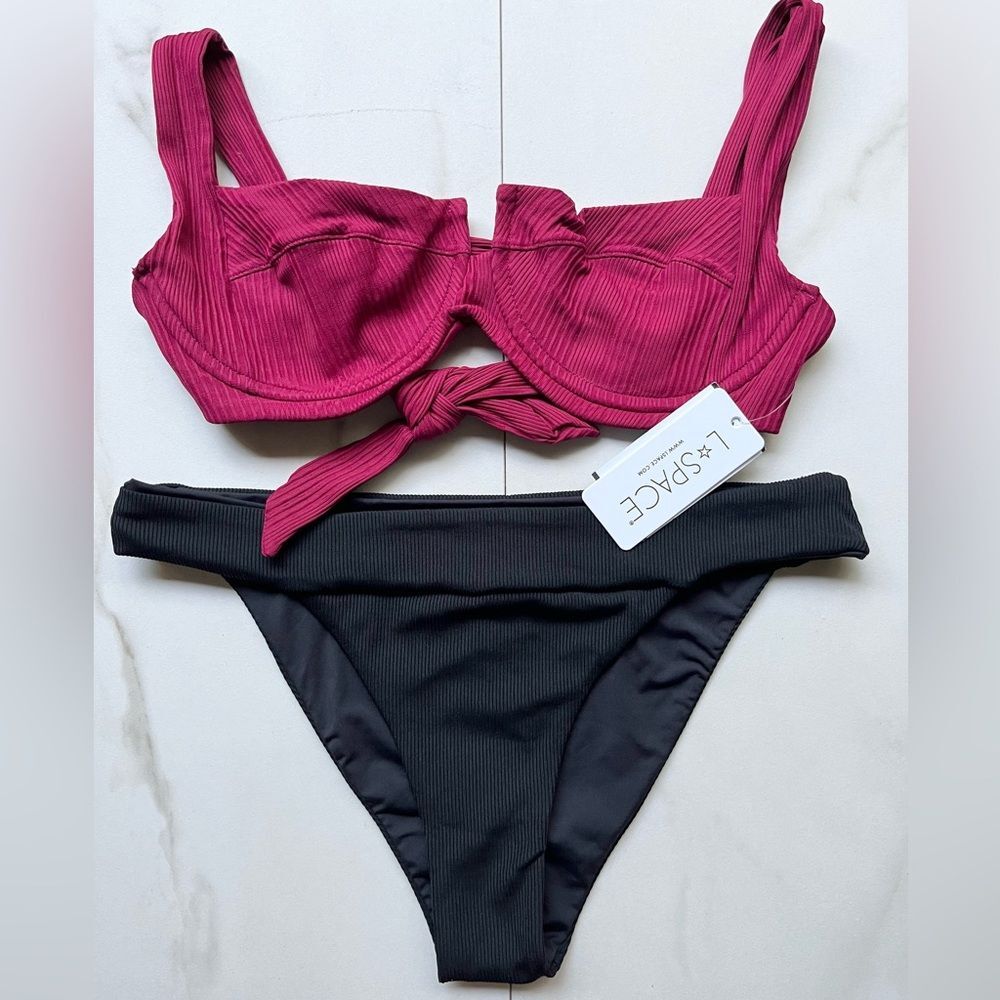 Nwt l*space camellia Cabernet red velvet wire top ribbed black bottom